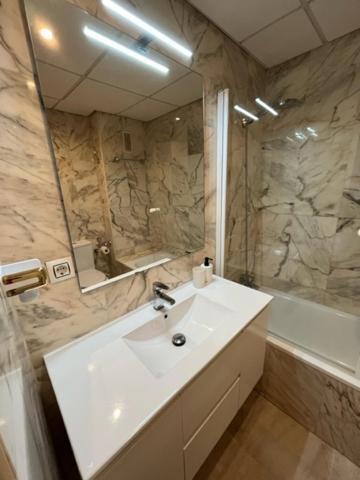 Amador Apartamento Familiar Centro Parking Amador De Los Rios Σεβίλλη Εξωτερικό φωτογραφία
